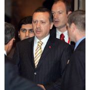 ERDOĞAN, BAŞBAKANLIĞI TAŞIYAMIYOR